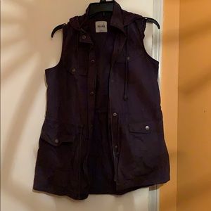 Button up vest w hood